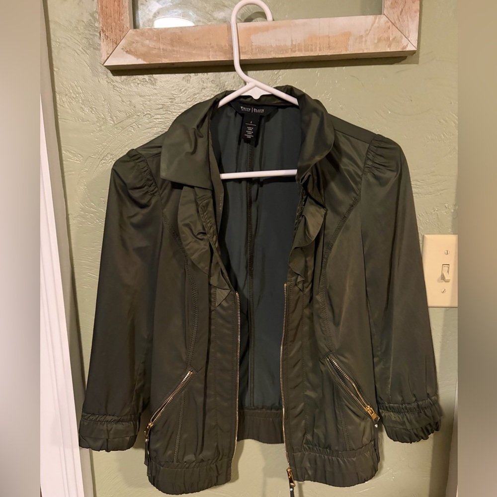 Dress jacket with gold zipper; 3/4 sleeve